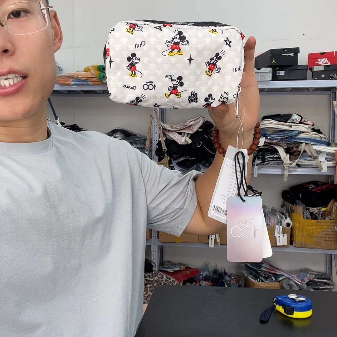 PU化妆包等产品和产品