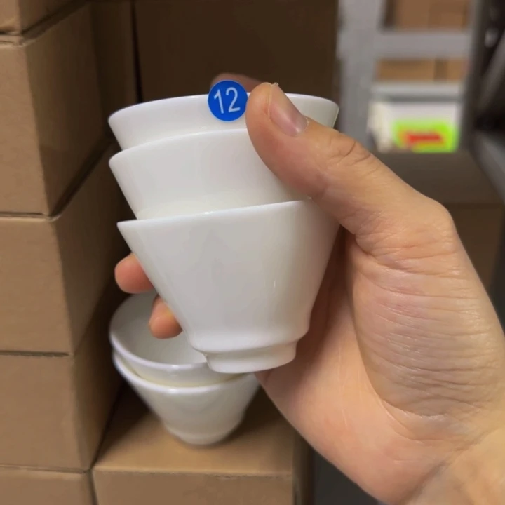 孤品羊脂玉高脚杯三个一组12号
