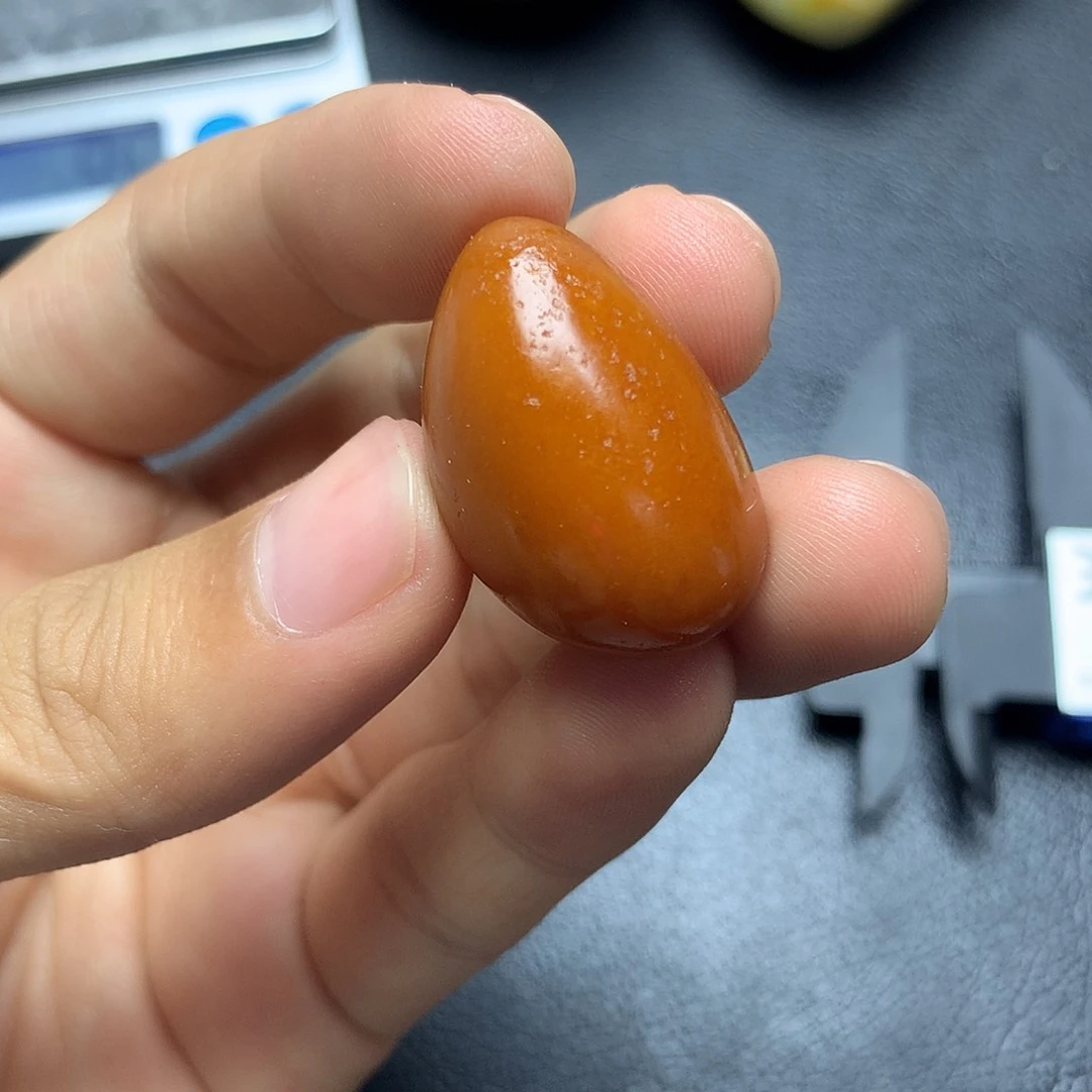 和田玉未镶嵌把件