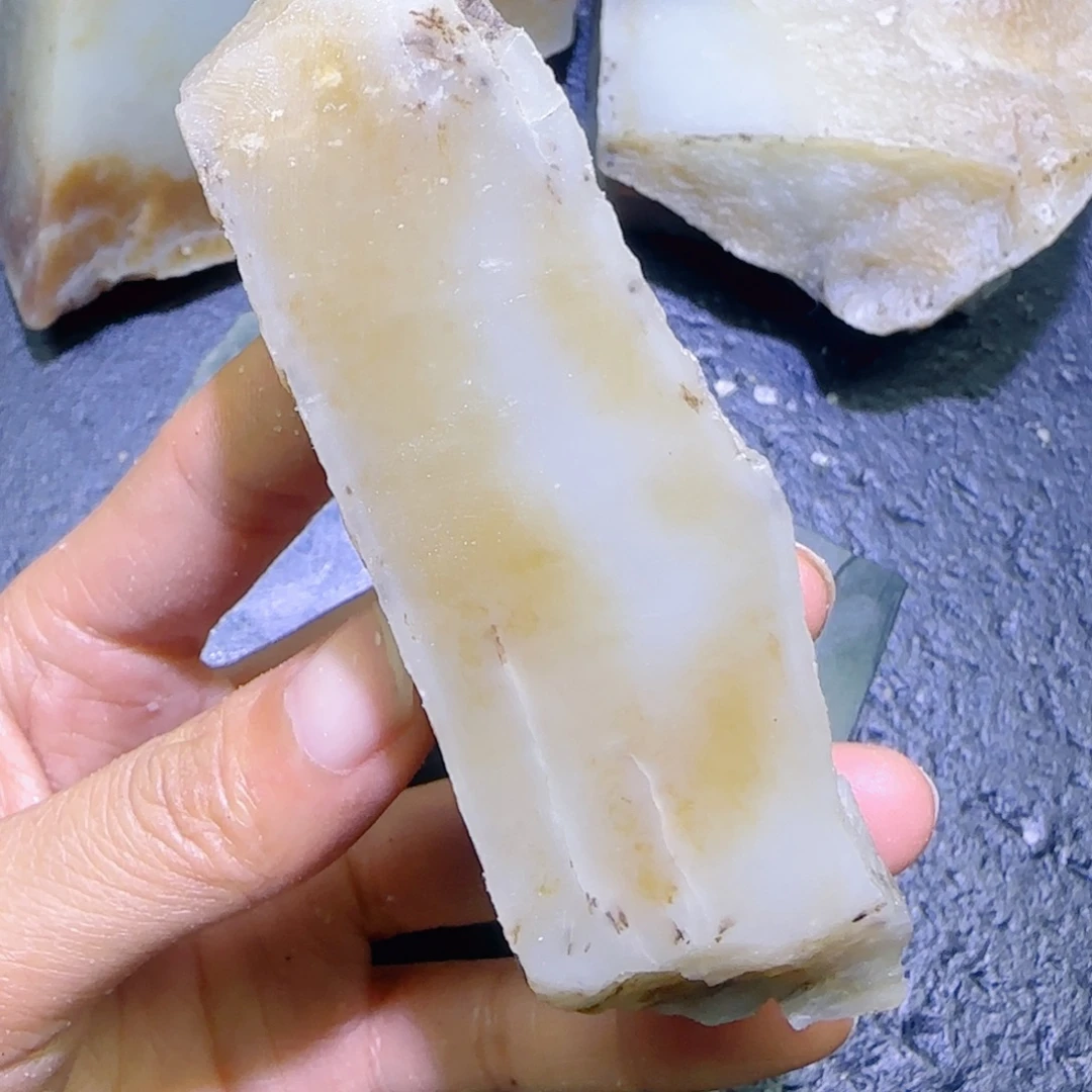 和田玉未镶嵌珠宝半成品