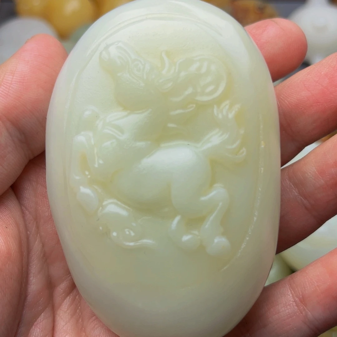 石材方解石手把件马