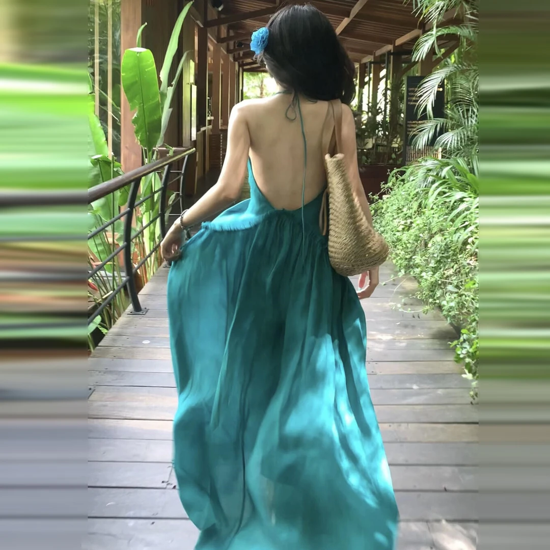 海边度假性感露背挂脖吊带连衣裙子2025新款女夏季巨好看沙滩长裙