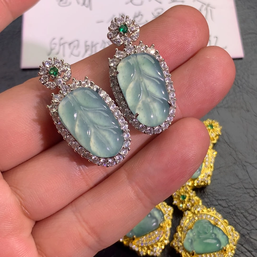 翡翠颈饰未镶嵌叶子