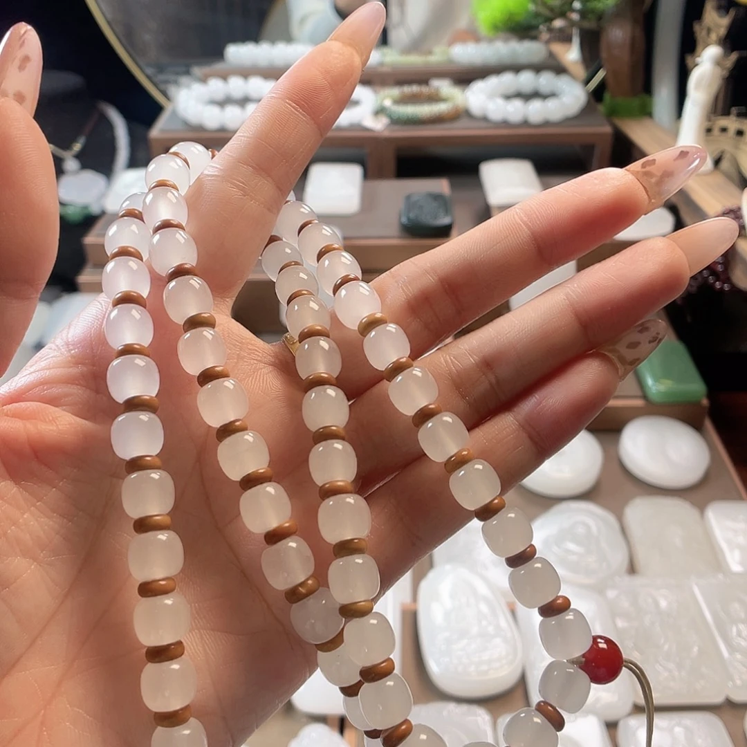 云***客石英质玉（金丝玉）未镶嵌颈饰新疆金丝玉