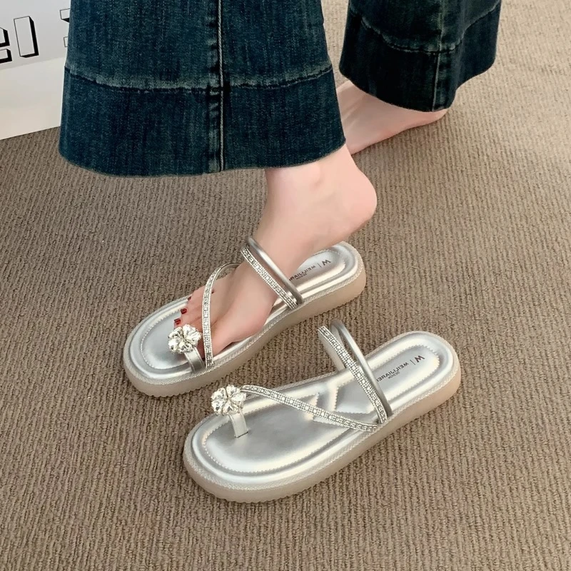 平底套趾小凉拖鞋女外穿夏季软底孕妇配裙子水钻绝美海边两穿凉鞋