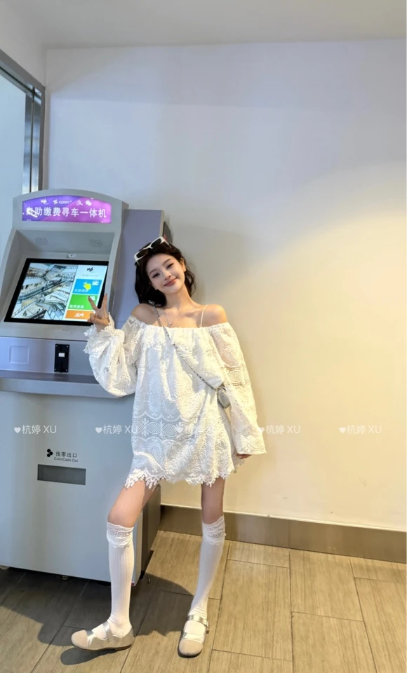 【芭蕾少女】春季新款高级感重工一字肩镂空蕾丝上衣