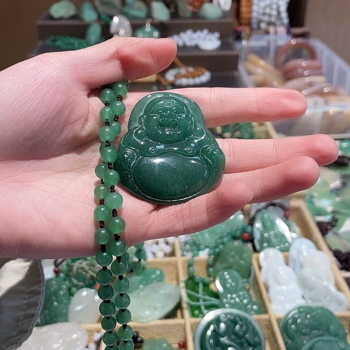 石英质玉未镶嵌颈饰