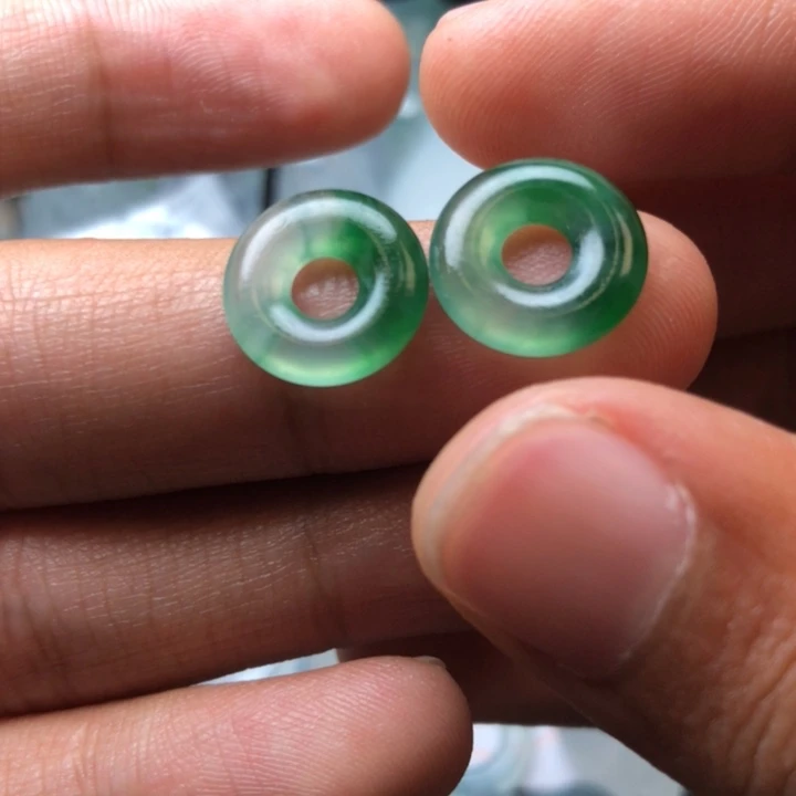 定制翡翠未镶嵌挂件