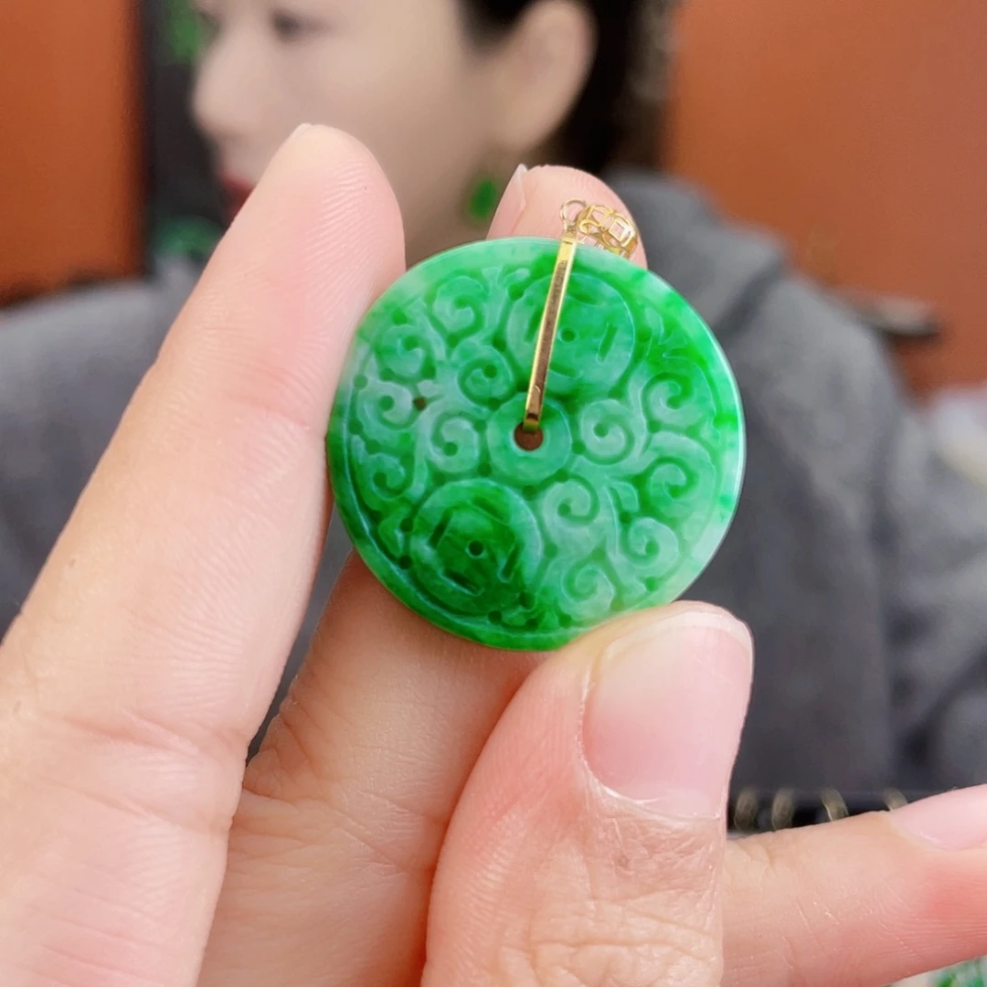 翡翠18K金镶嵌耳饰