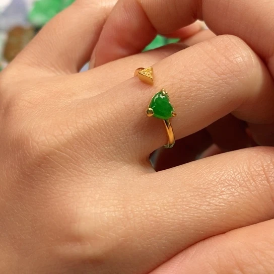 颈饰未镶嵌翡翠吊坠