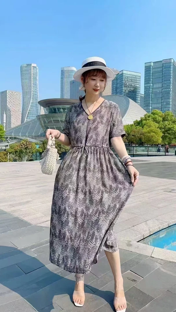 高腰显瘦夏季街头风褶皱连衣裙时尚宽松印花泡泡袖