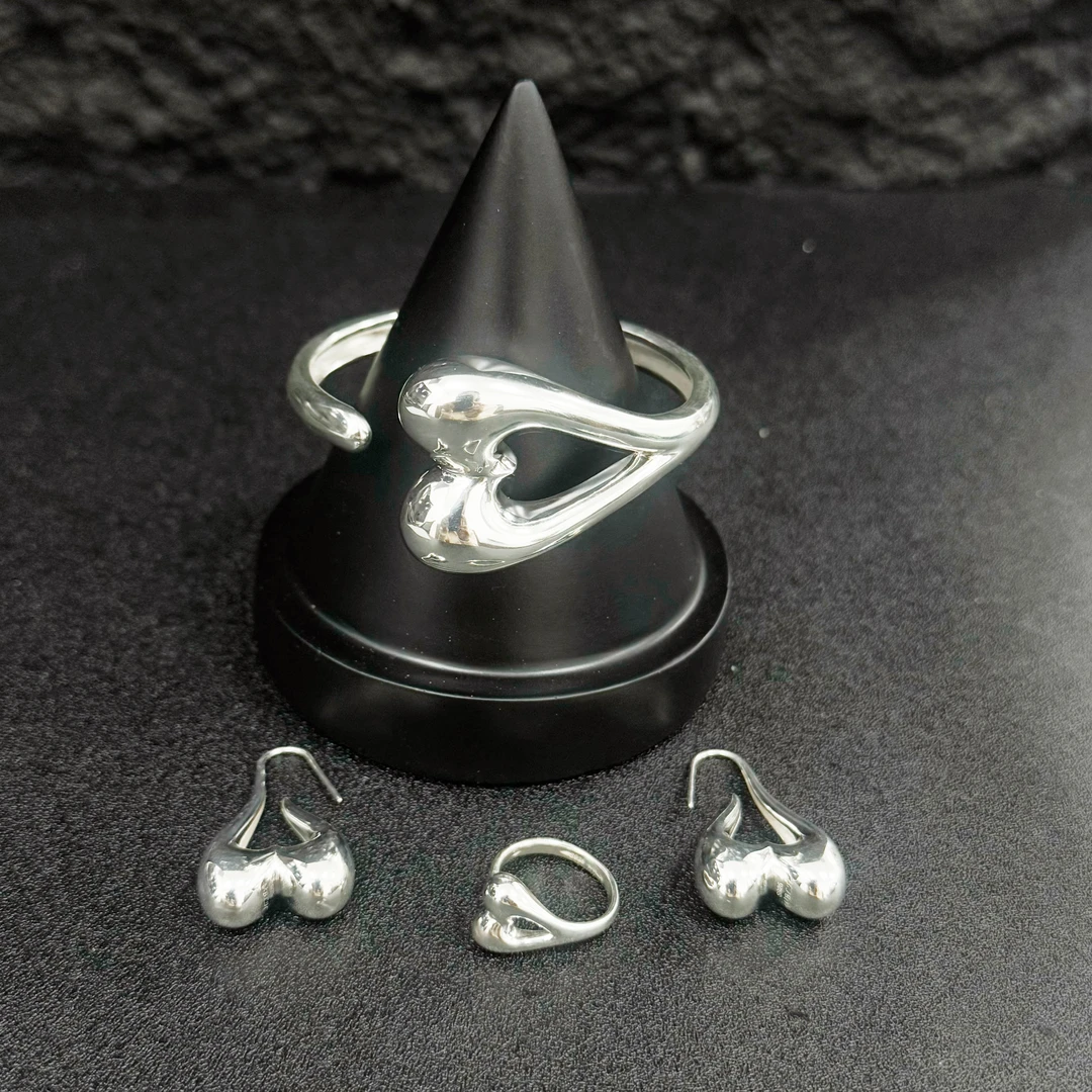 WBLH乌巴拉花蜜桃臀酷闪时尚套装首饰手镯戒指耳环小众