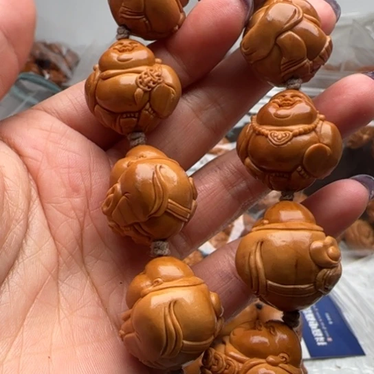 ノ***シ橄榄核手串橄榄雕饰