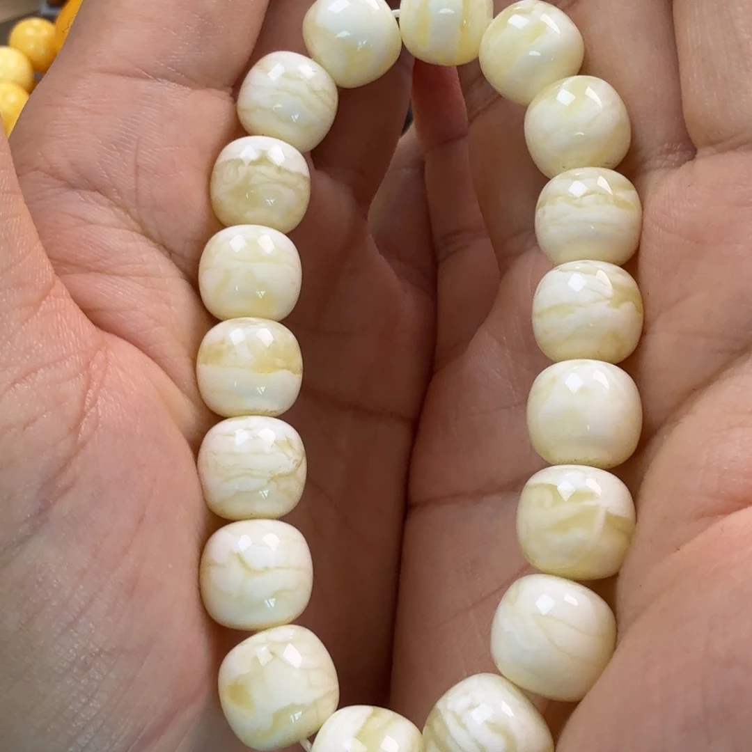 无***。蜜蜡未镶嵌珠宝奇石