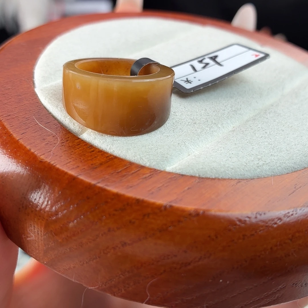 和田玉未镶嵌戒指r31金山糖盾牌15.9