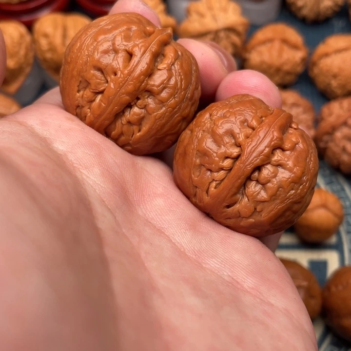 文玩核桃把件舍利元宝