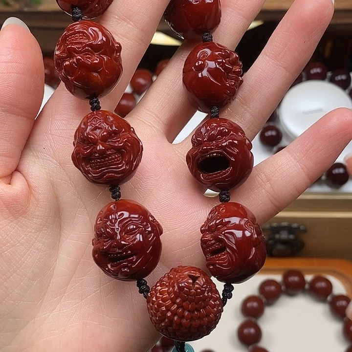 刘***、吊坠橄榄核橄榄核手串