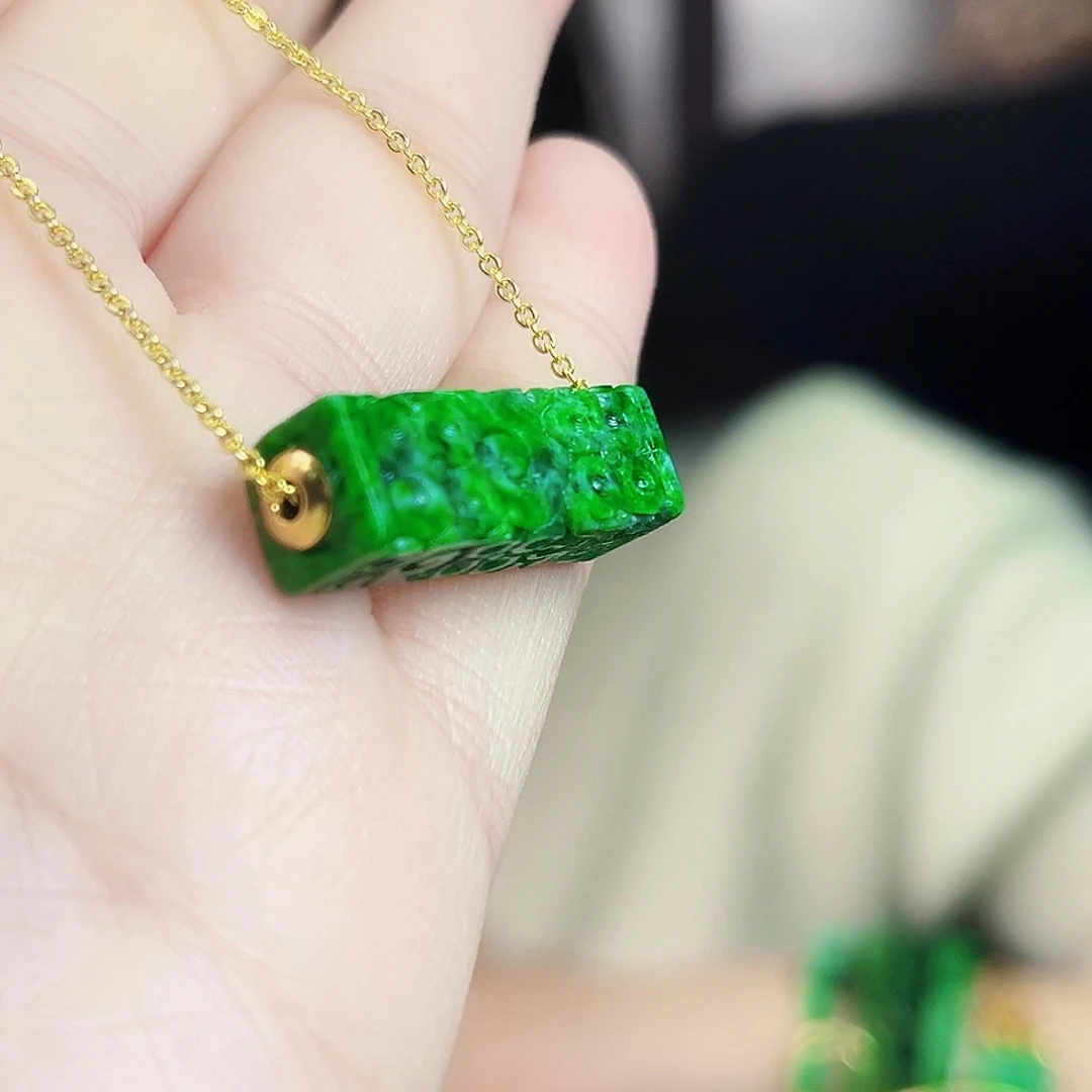 翡翠颈饰18K金镶嵌多样性发一个