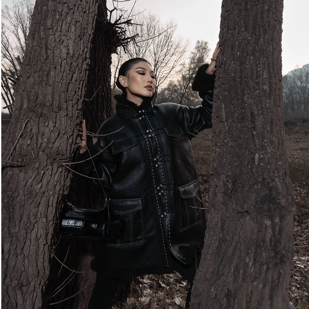 【黛尔玛精品服饰2】设计师冬季新款暗黑丛林系列中开中长外套D9086