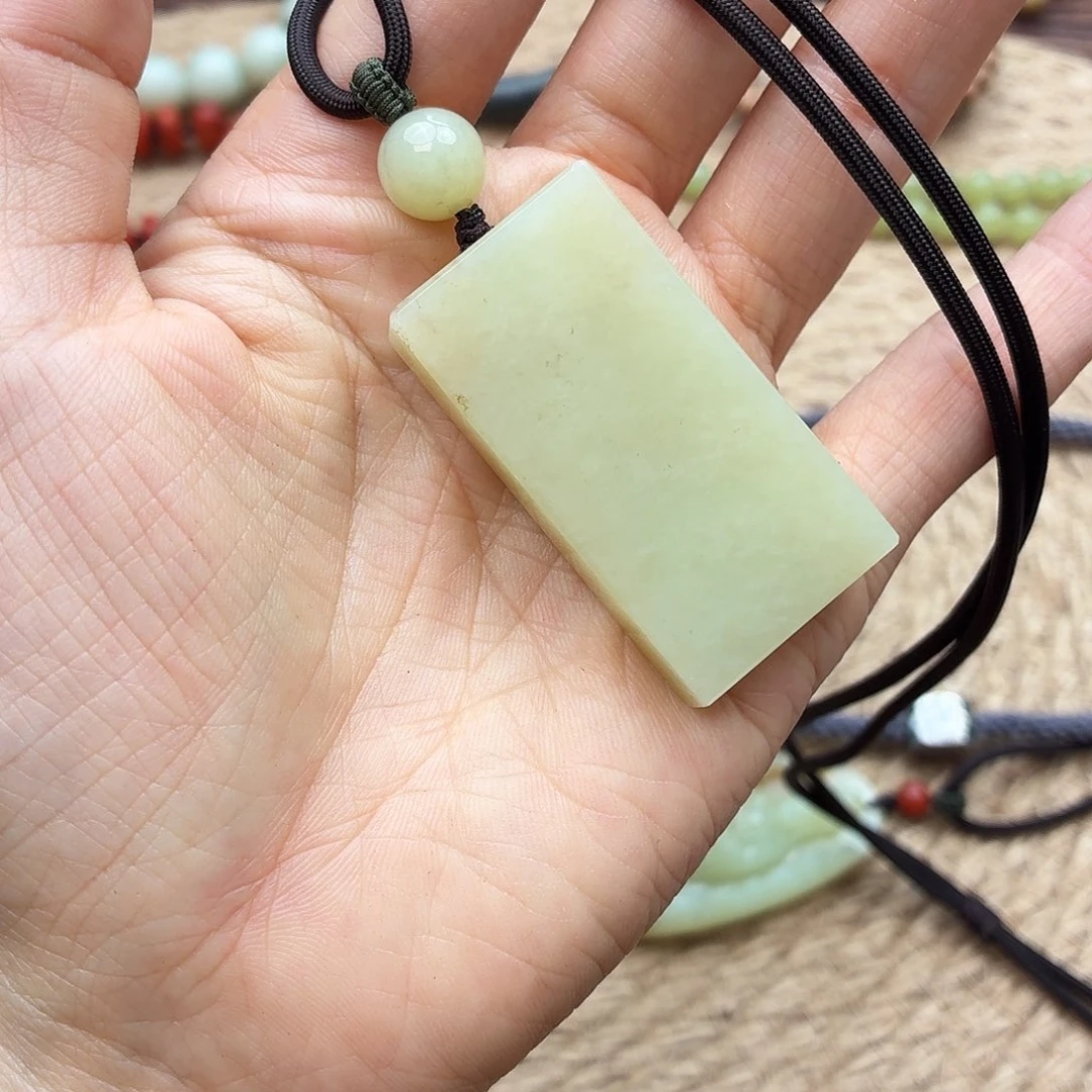 爱****和田玉未镶嵌手链