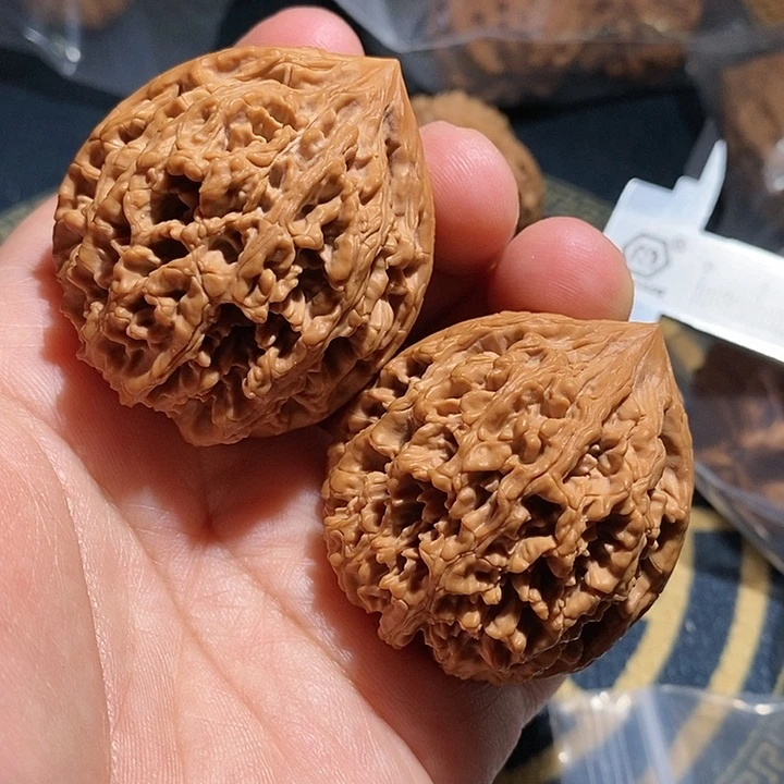 【闪购商品】文玩核桃吊坠剑*九龙筋