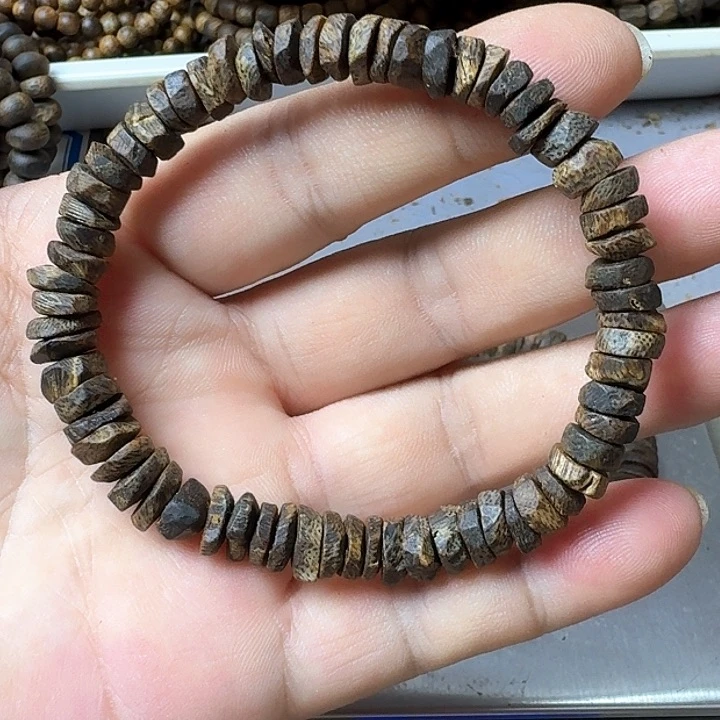 沉香手串张勺子手串7克