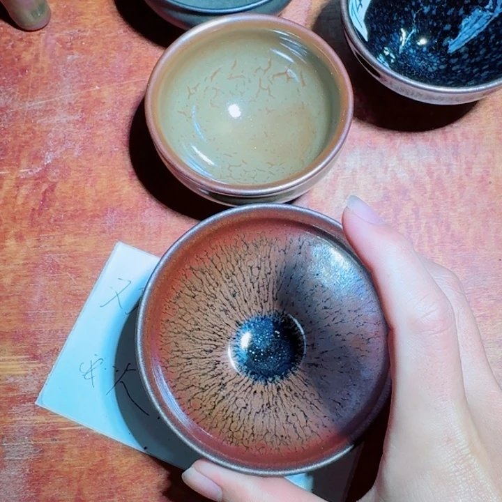 茶盏提出解决农村留守家庭