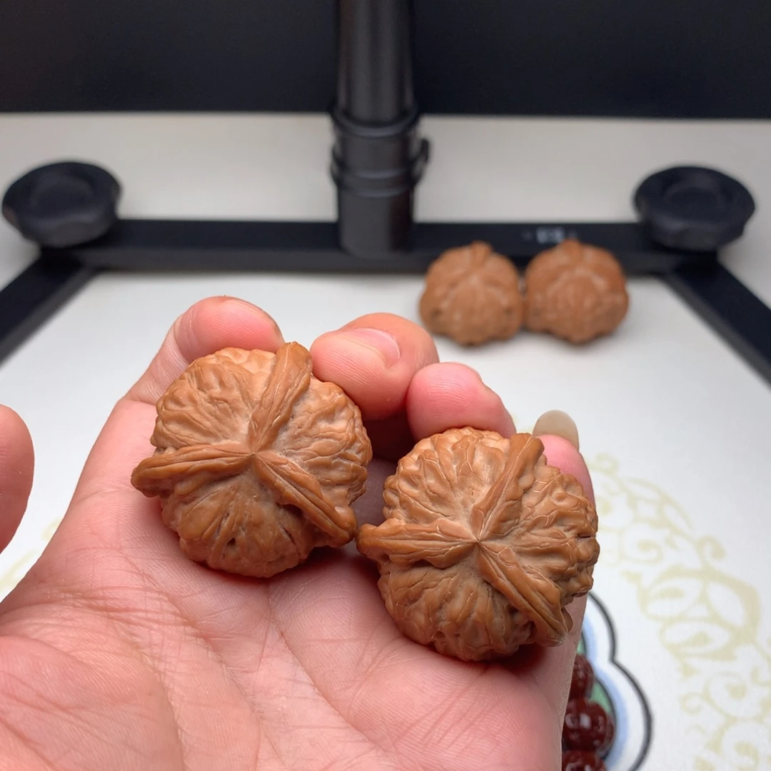 文玩核桃把件石门元宝奔40