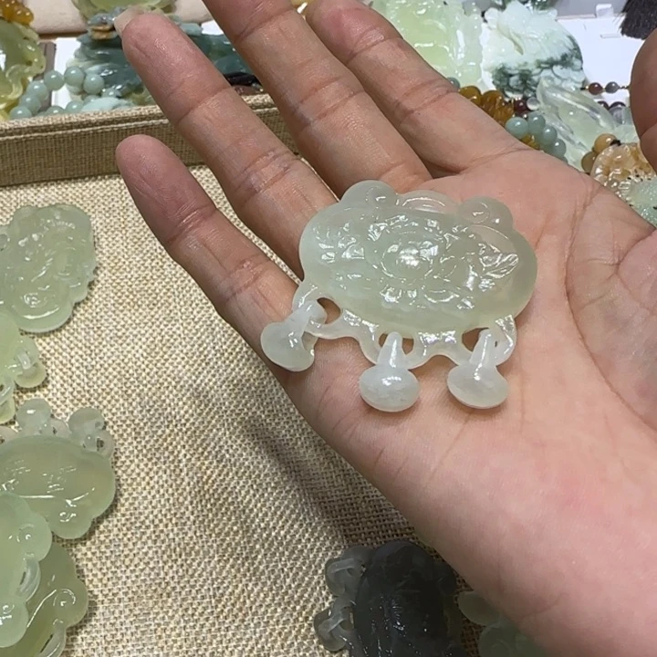 蛇纹石玉吊坠未镶嵌永**福