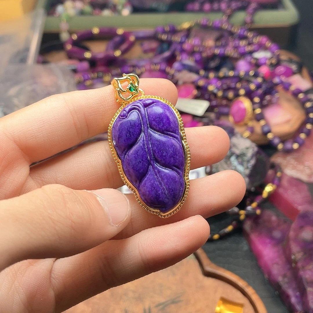 毛绒kc111叶子吊坠带链子