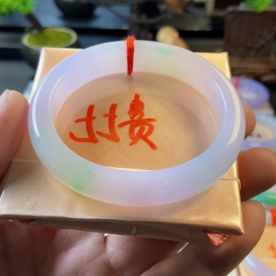 翡翠未镶嵌手镯49、春彩冰胶贵妃