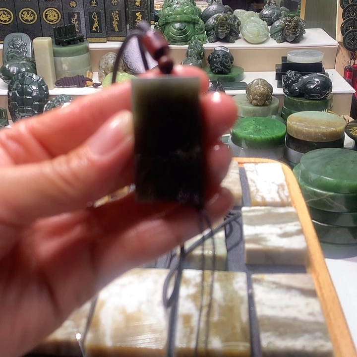 和田玉未镶嵌珠宝半成品