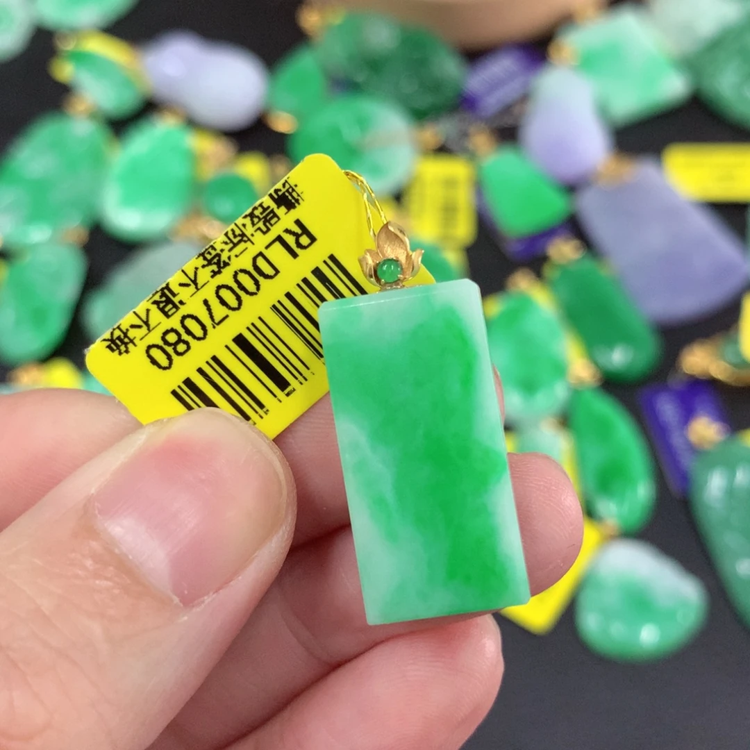 翡翠18K金镶嵌项链