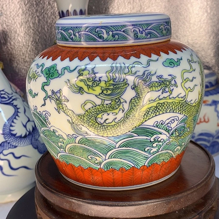 手工艺品钧瓷斗彩龙纹盖罐精品