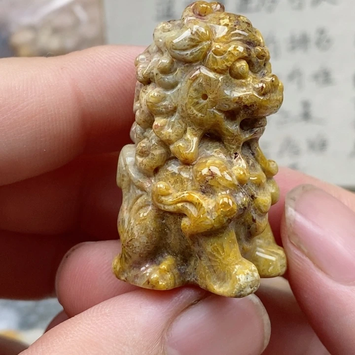石英质玉未镶嵌颈饰