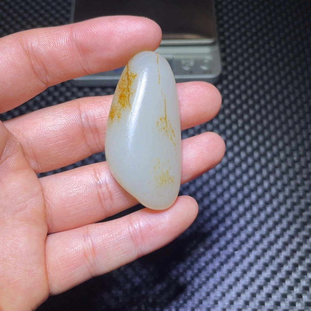 P***柱和田玉（糖玉）未镶嵌颈饰