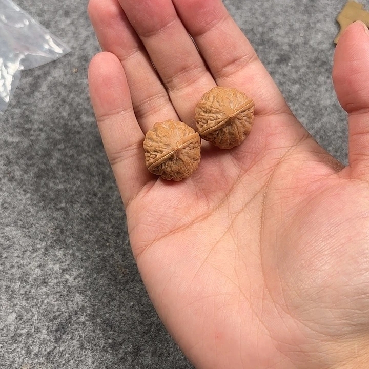 文玩核桃吊坠野生小宫灯23