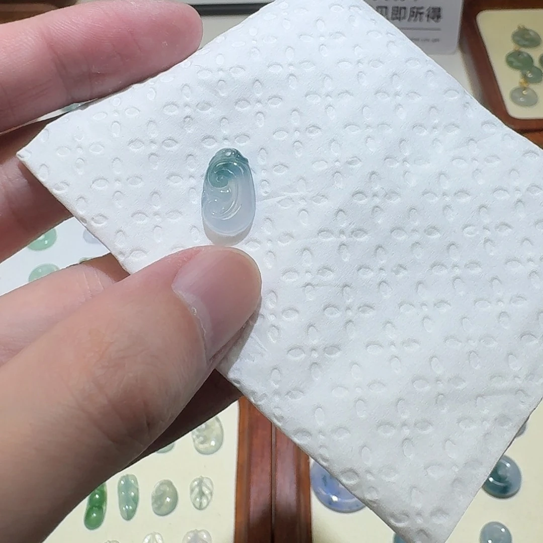 颈饰未镶嵌翡翠如意