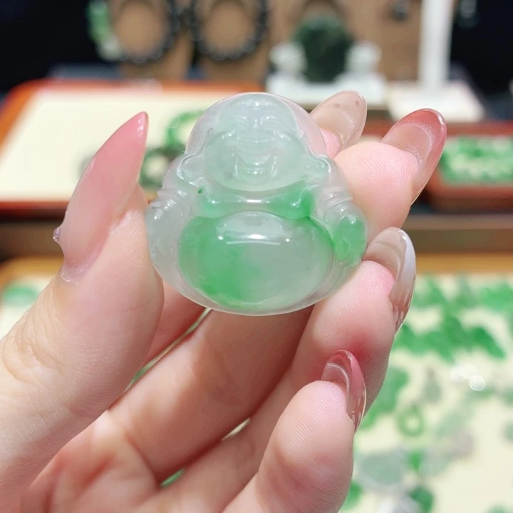 石英质玉（非洲翠）未镶嵌颈饰