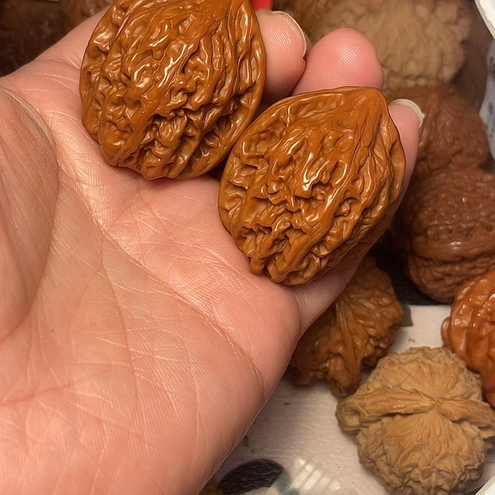 瞅***的把件文玩核桃鸡心35