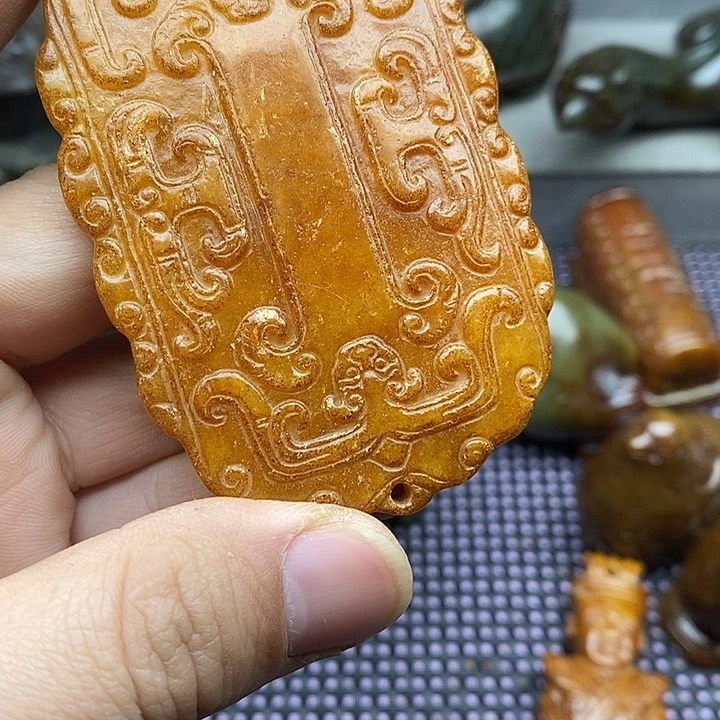 未镶嵌蛇纹石玉颈饰