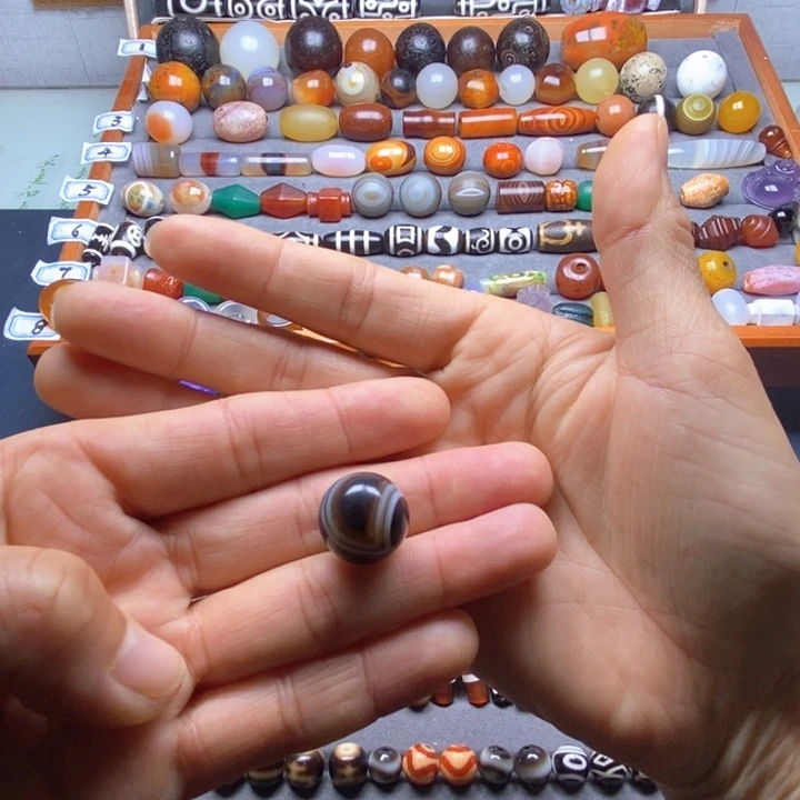 无***言玛瑙/玉髓未镶嵌颈饰