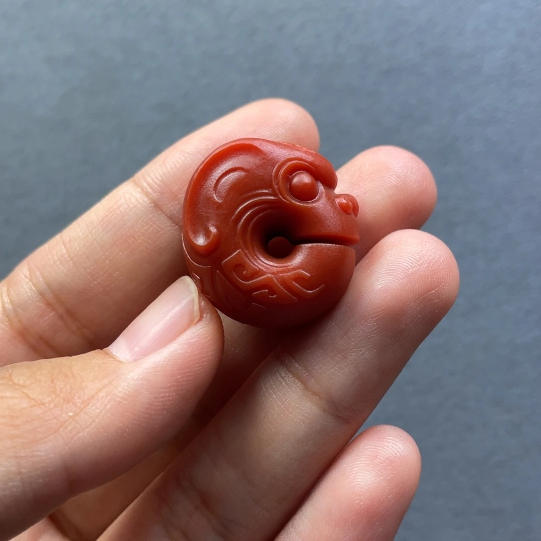 南红玛瑙配饰未镶嵌玉猪龙