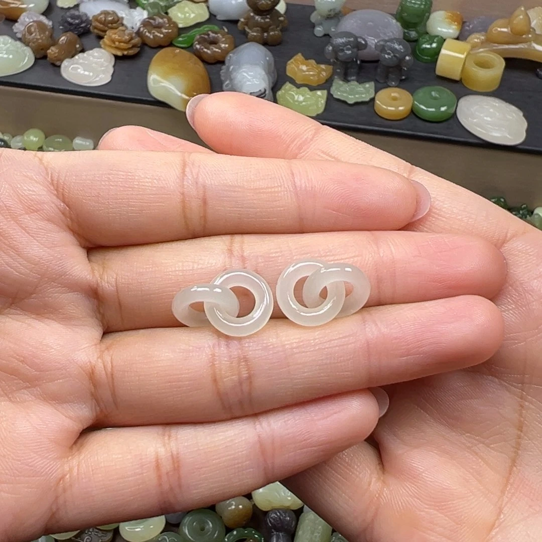 和田玉未镶嵌颈饰98一个多样性发其一