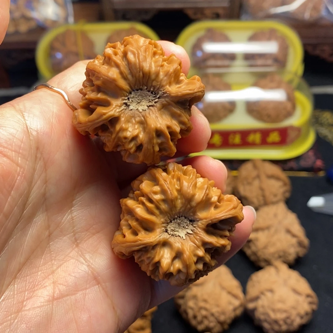 桃核把件龙门涧狮子头39