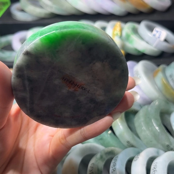 定制翡翠未镶嵌手镯