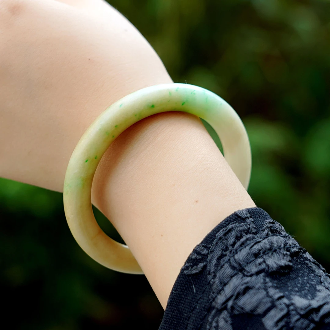 【心如镜台】清 55圈 金翠三彩猪油底翡翠手镯 黄绿白老翡翠美人镯