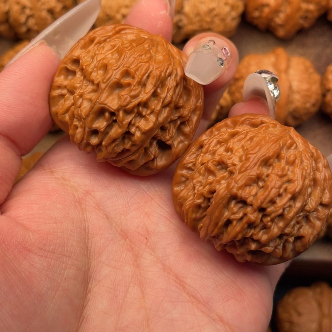 文玩核桃吊坠精配无药红皮山地正磨40