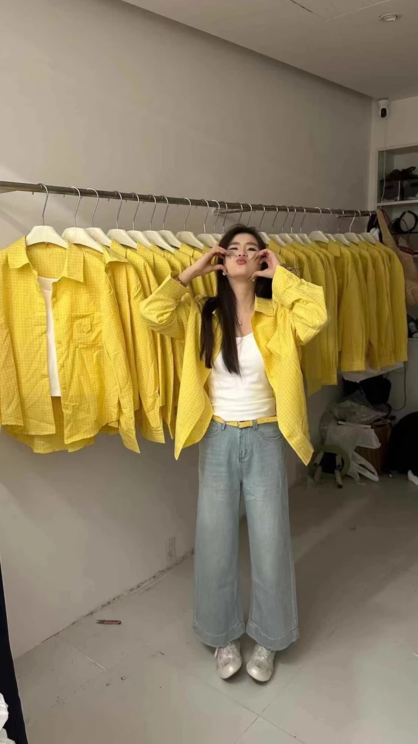 韩系显白格子衬衫两件套