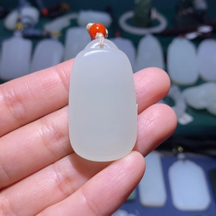 和田玉颈饰未镶嵌无事牌